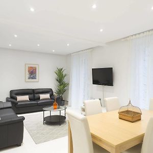 Appartement à 2 Chambres à Coucher