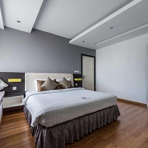 Suite à 2 Chambres à Coucher Lit King-Size