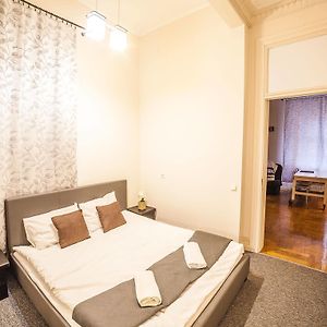 Appartement à 2 Chambres à Coucher