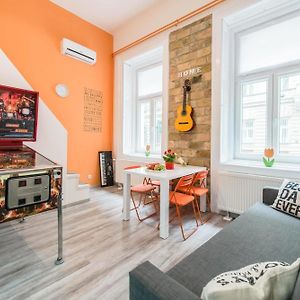 happy home Budapest POP
