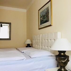 Chambre Petite Simple