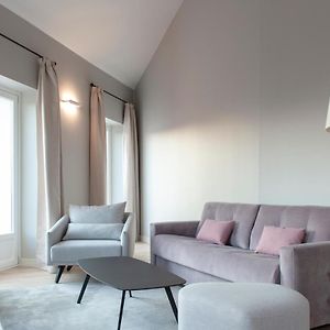 Penthouse à 2 Chambres à Coucher
