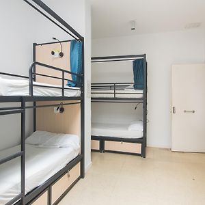 Dormitory Room Mixed
