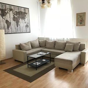 Appartement à 2 Chambres à Coucher