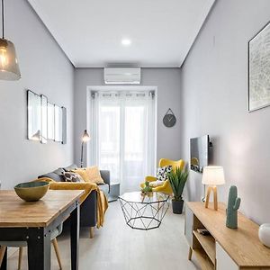 Flaring New Apartment Next To Gran Via By Batuecas