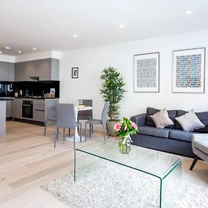 Appartement à 2 Chambres à Coucher