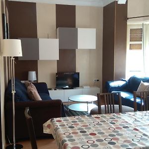 Appartement à 4 Chambres à Coucher