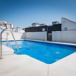 Holidays2Malaga Refino Pool And Parking