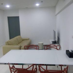 Appartement à 3 Chambres à Coucher