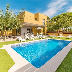 Villa à 3 Chambres à Coucher