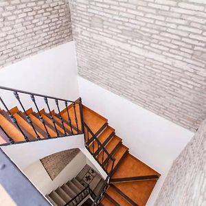 Hostly Rivero 2B Center-Fibre-Communal Terrace-Parking Optional-Cless