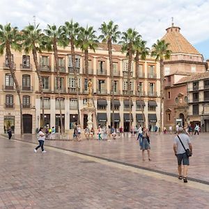 By Malagagrupos Larios Centro Historico Parking Gratis