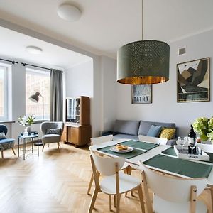Appartement à 2 Chambres à Coucher