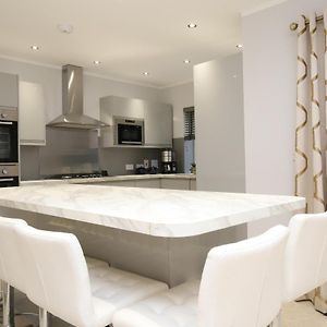 Oxford City Boutique Home: Oxford Collegiate Residence by AHG