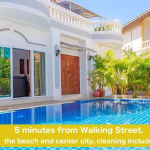 Ratana Villa - Pattaya Holiday House Walking Street 7 Bedrooms