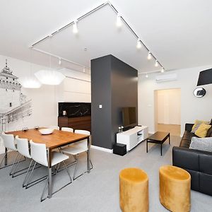 Appartement à 2 Chambres à Coucher