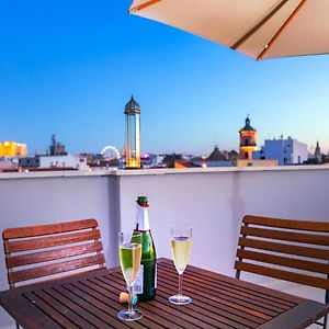 -Malagasunapts-Private Terrace Penthouse