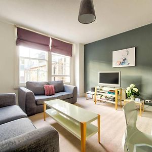 Joivy Bright 1 Bed Flat, Close To Princess Street