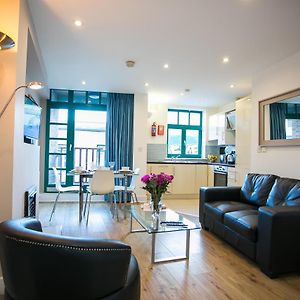 Appartement à 2 Chambres à Coucher