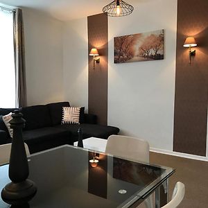 Appartement à 2 Chambres à Coucher