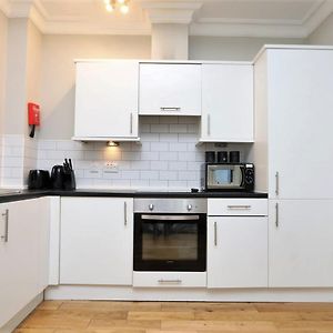 Appartement à 3 Chambres à Coucher