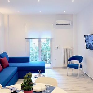 Central, Bright Apt In Athens Near Metro