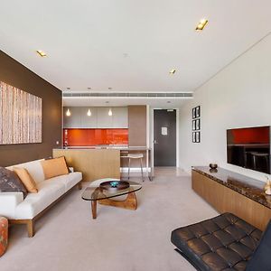 Stylish 1 Bdrm Camperdown - Car Park, Gym & Pool