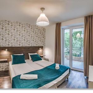Appartement de Luxe à 2 Chambres à Coucher