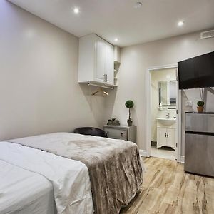Toronto Rooms And Suites