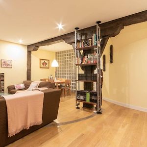 Appartement à 3 Chambres à Coucher