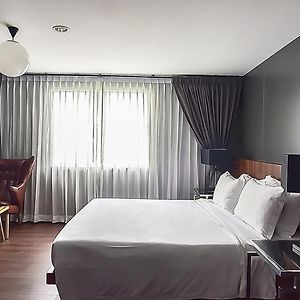 Chambre Club Lit Queen-Size