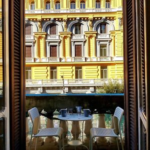 Napoli Central Loft