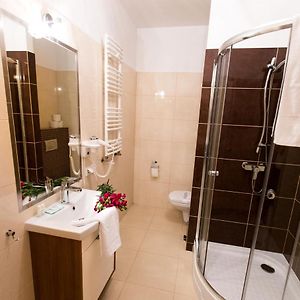 Appartement de Luxe à 2 Chambres à Coucher