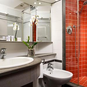 Private External Bathroom Room