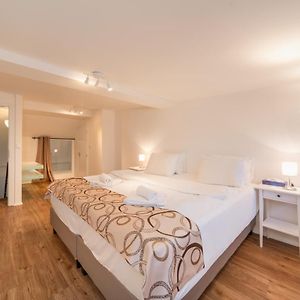 Appartement à 2 Chambres à Coucher
