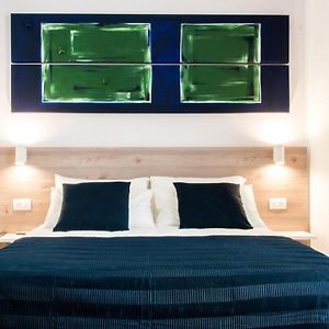 Demi Rooms
