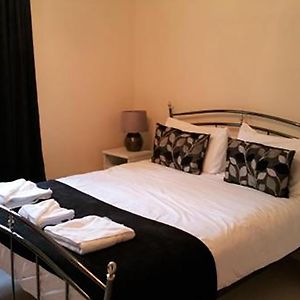 Your Home In Oxford -Central-Large- 2 Bedrooms-2 Bathroom-Free Parking-Easy Walk To Rail And Bus Station