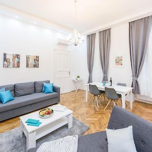 Dominik Apartment