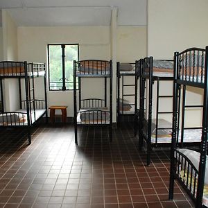 Chambre Juste Pour Hommes Dortoir