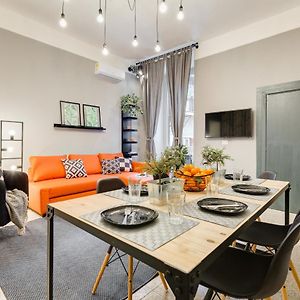 Appartement à 3 Chambres à Coucher