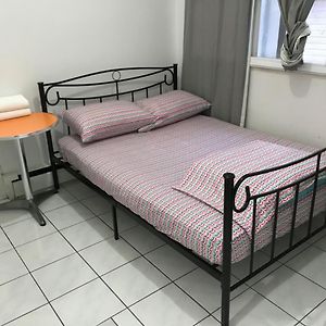 Monthly University Apartment-Elizabeth