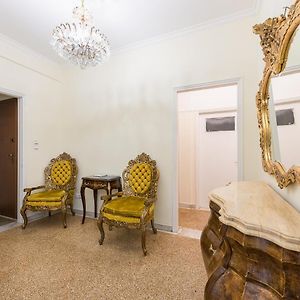 Victoria Queens Palace Apartments
