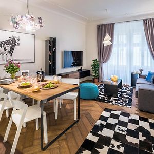 Appartement à 2 Chambres à Coucher