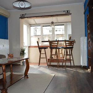 Atelier 9 - Art Mansard Studio