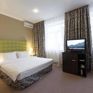 Chambre Standarde Lit Queen-Size