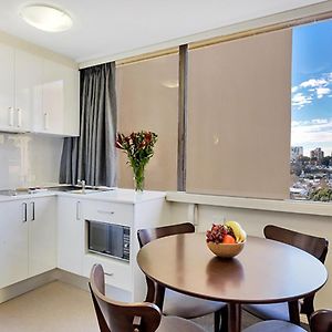 Cosmopolitan Apartment At College St