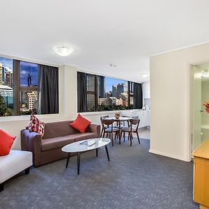 Apartment At College St