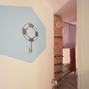 Dormitory Room Mixed