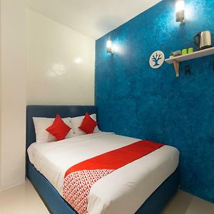 Oyo 90121 Summer House Bed & Cafe