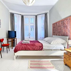 Luxury Retro Apartment, City Center, Wifi
